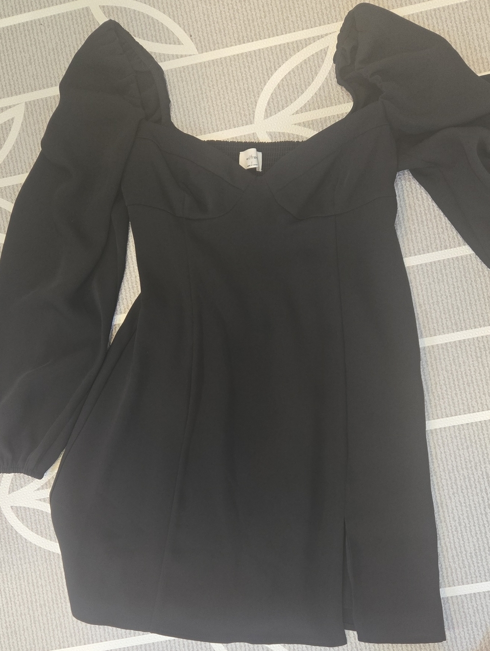 Wilfred Black Long-Sleeve Puff-Sleeve Mini Dress
